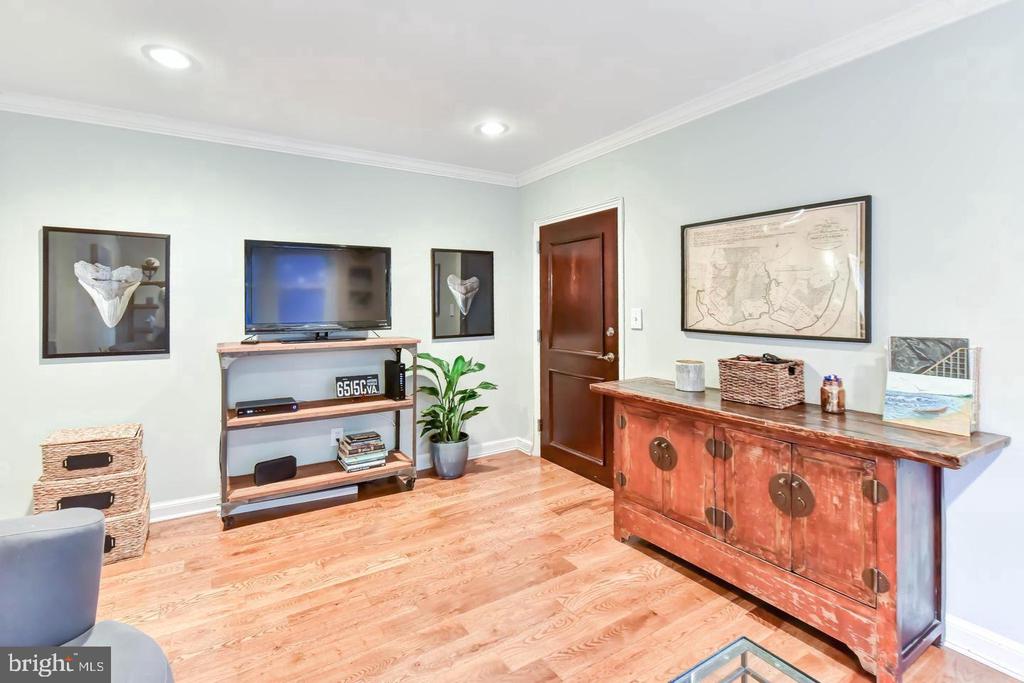 718 S WASHINGTON STREET Unit: 203