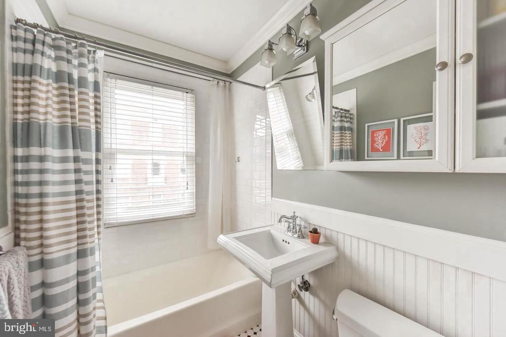 718 S WASHINGTON STREET Unit: 203