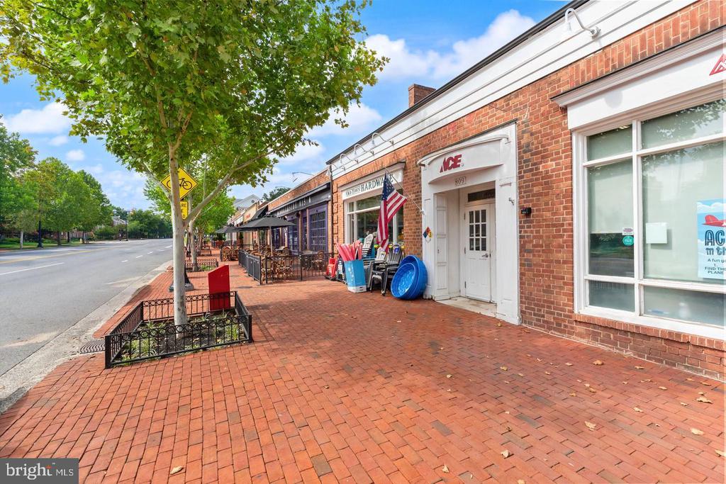 718 S WASHINGTON STREET Unit: 203