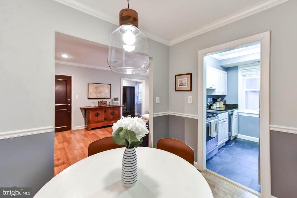 718 S WASHINGTON STREET Unit: 203