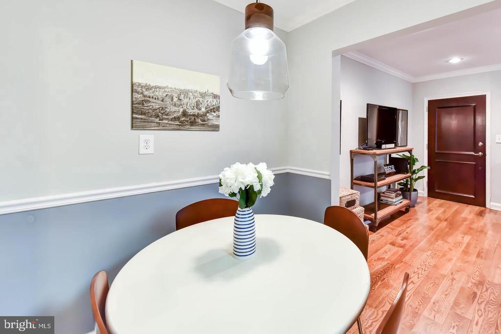 718 S WASHINGTON STREET Unit: 203