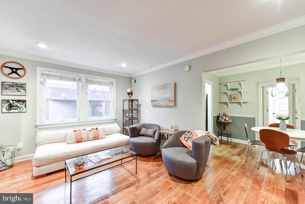 718 S WASHINGTON STREET Unit: 203