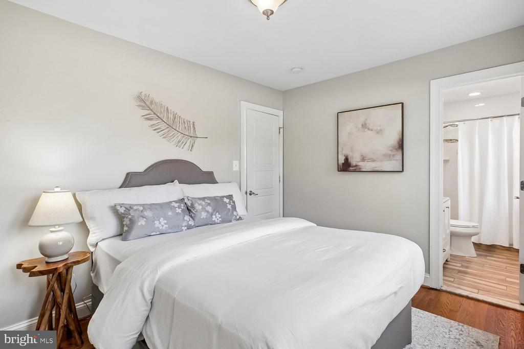 2811 OLD DOMINION BOULEVARD