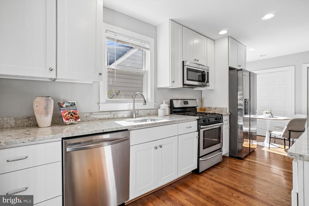2811 OLD DOMINION BOULEVARD