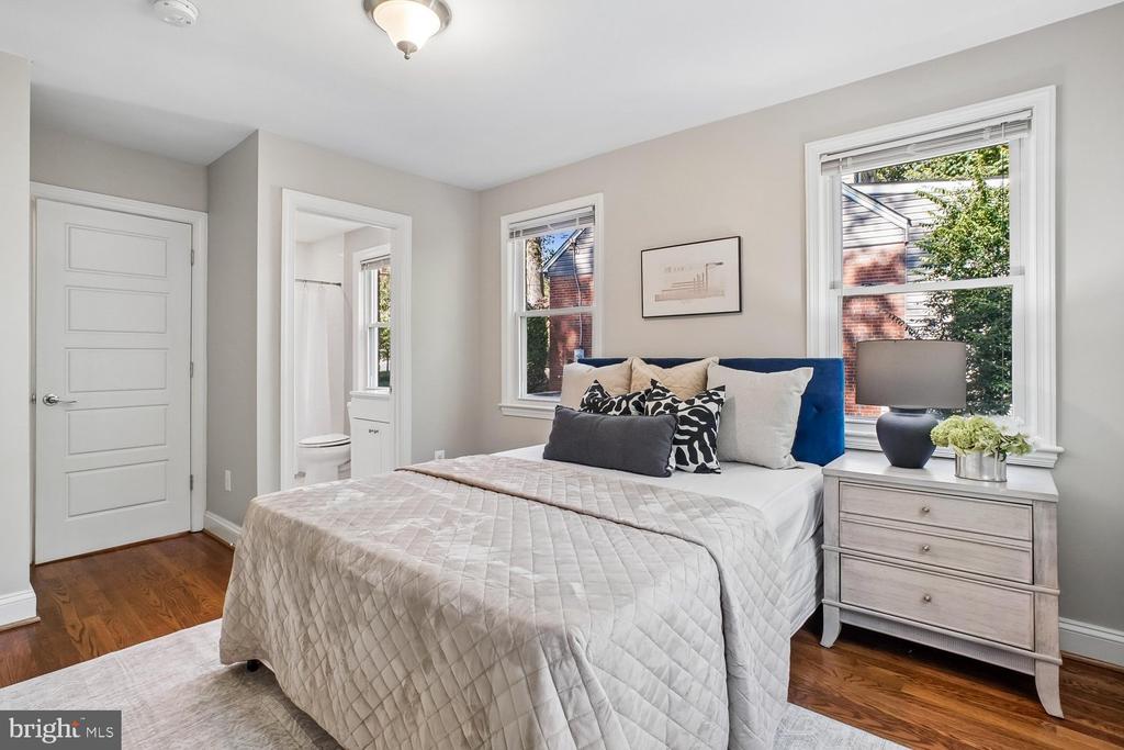 2811 OLD DOMINION BOULEVARD