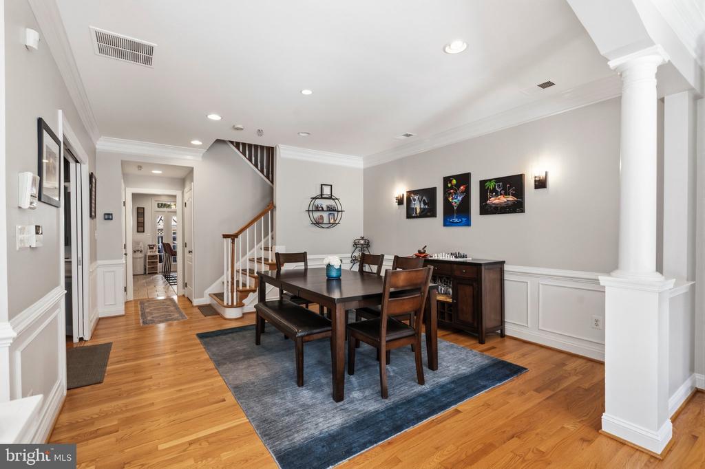302 S FAYETTE STREET S