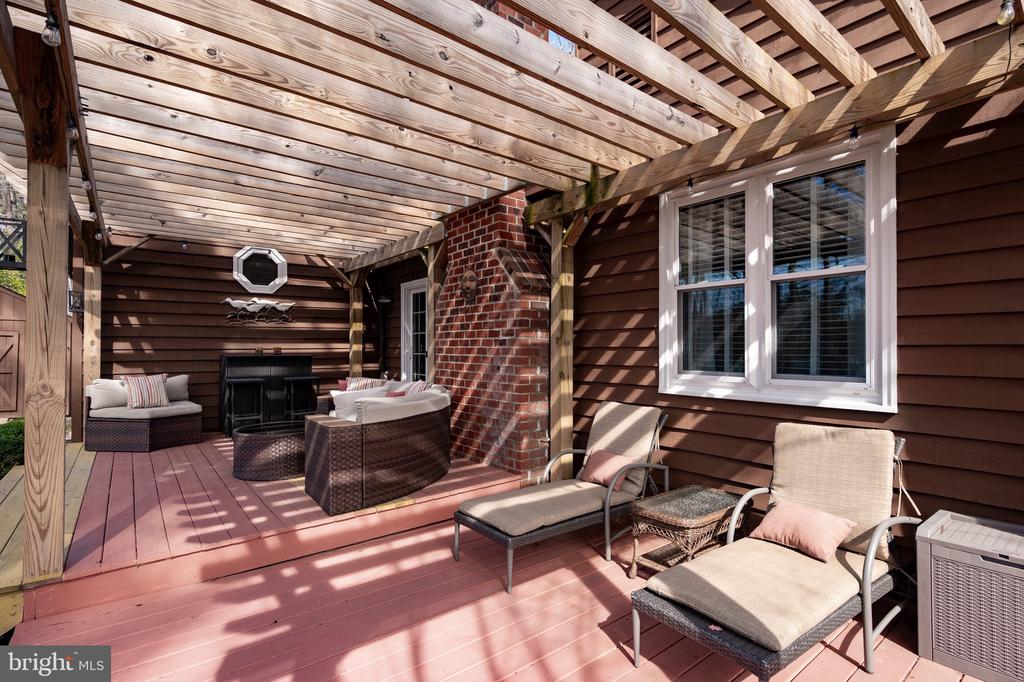421 LOYALIST DRIVE