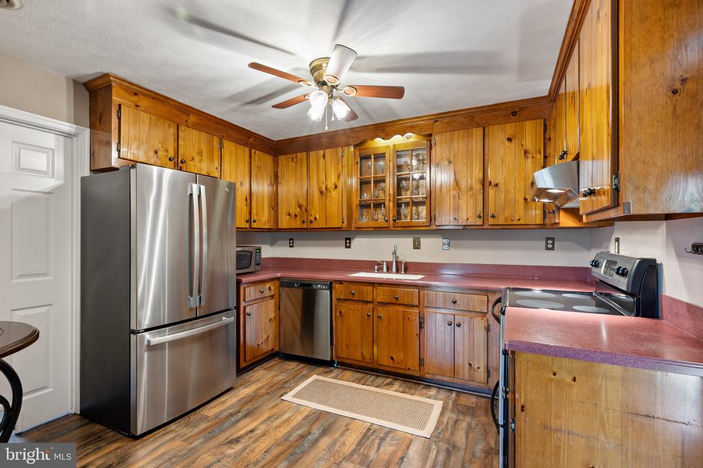 421 LOYALIST DRIVE