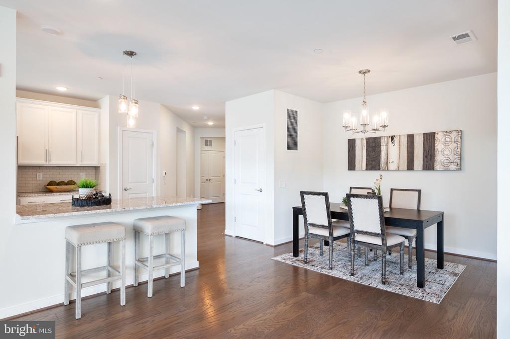 3985 NORTON PLACE 208