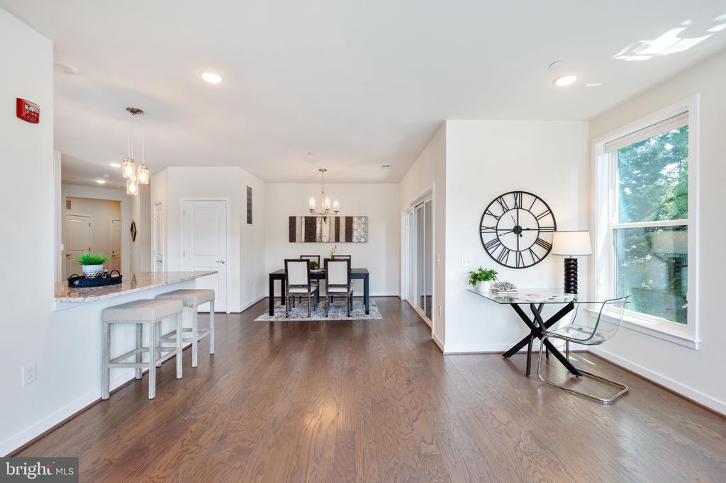 3985 NORTON PLACE 208