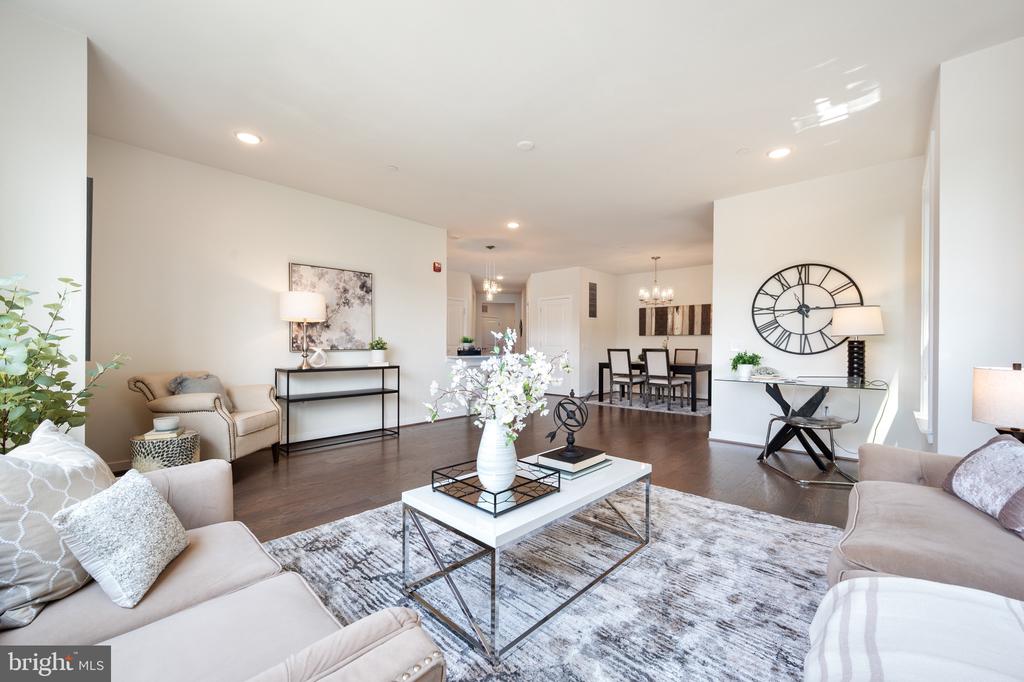 3985 NORTON PLACE 208