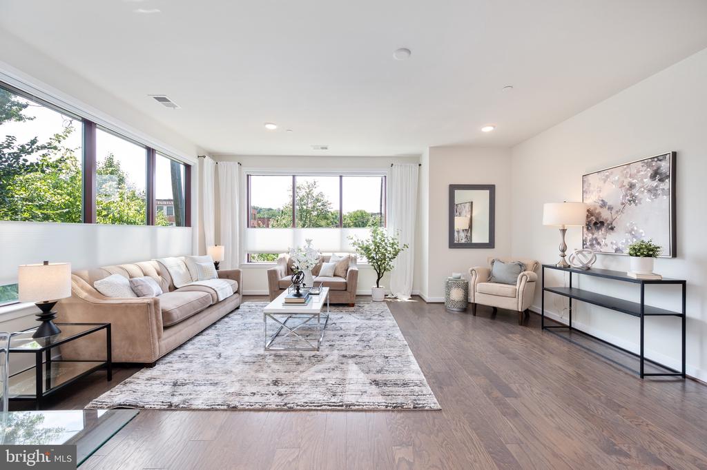 3985 NORTON PLACE 208