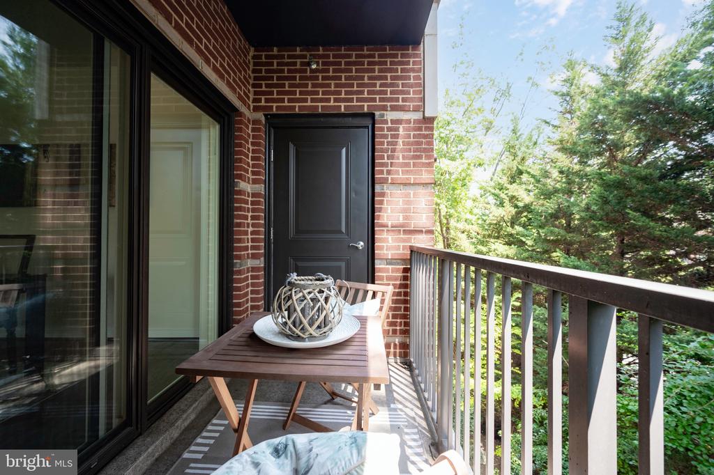 3985 NORTON PLACE 208
