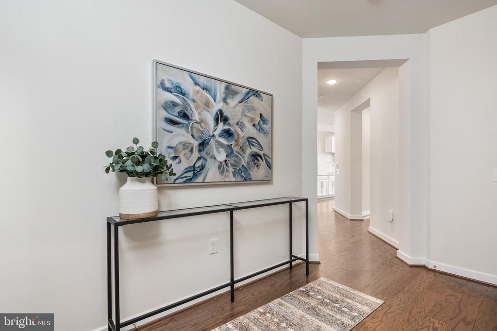 3985 NORTON PLACE 208