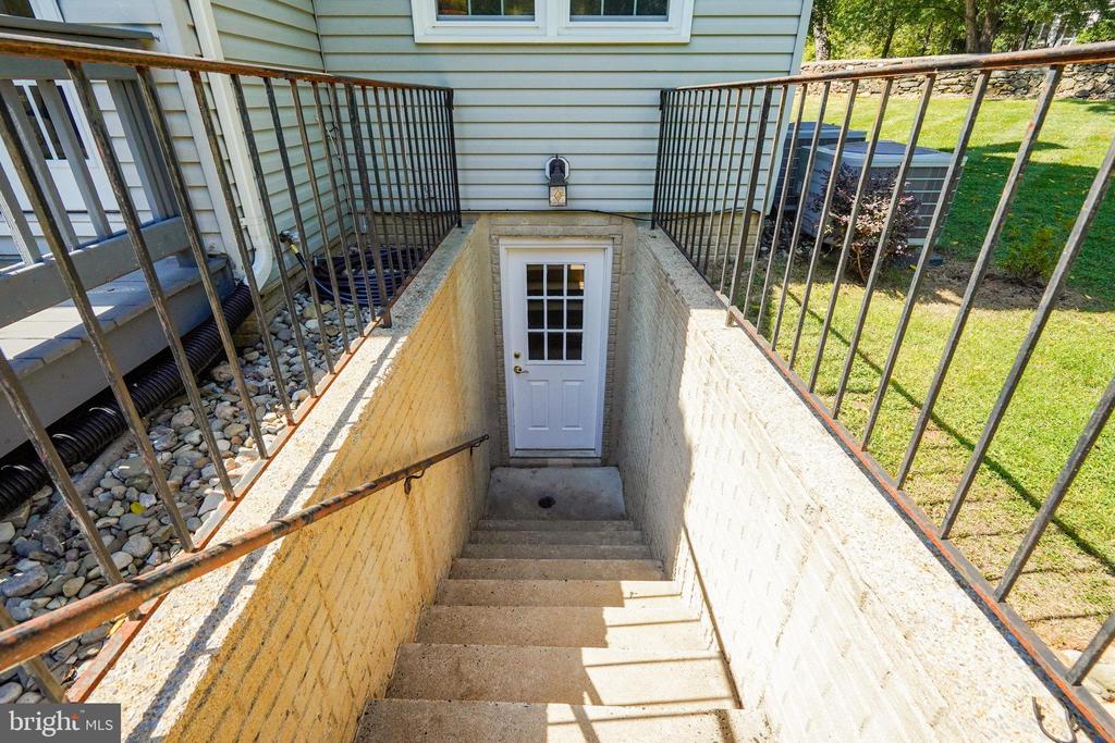 7 BROOKSHIRE DRIVE