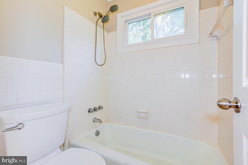 5127 ALBRECHT LANE