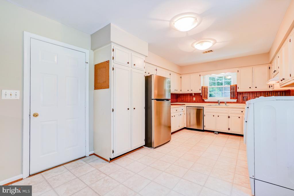 5127 ALBRECHT LANE