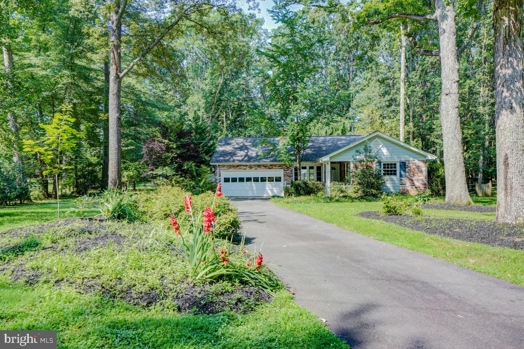 5127 ALBRECHT LANE