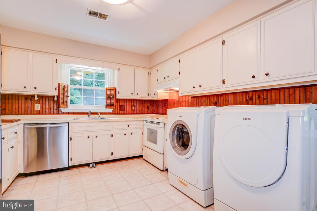 5127 ALBRECHT LANE