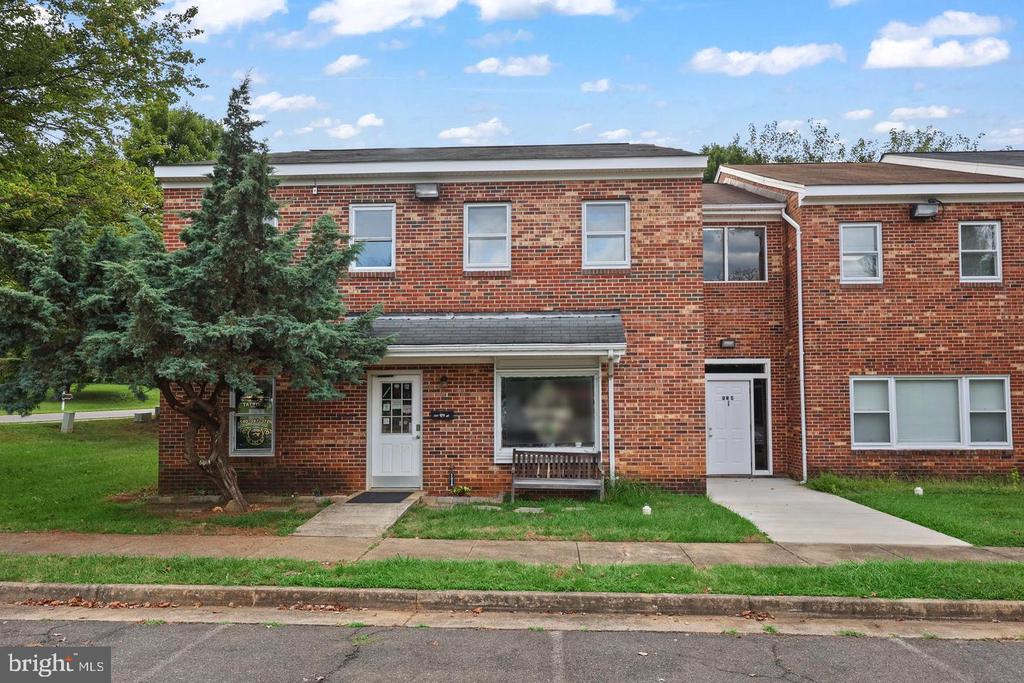 578 WATERLOO ROAD Unit: 1B