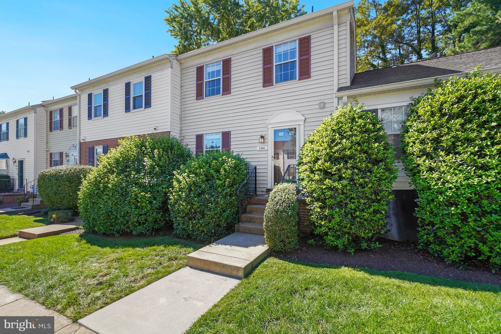 186 FAIRFIELD DRIVE