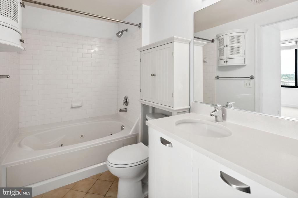 2451 MIDTOWN AVENUE 1619