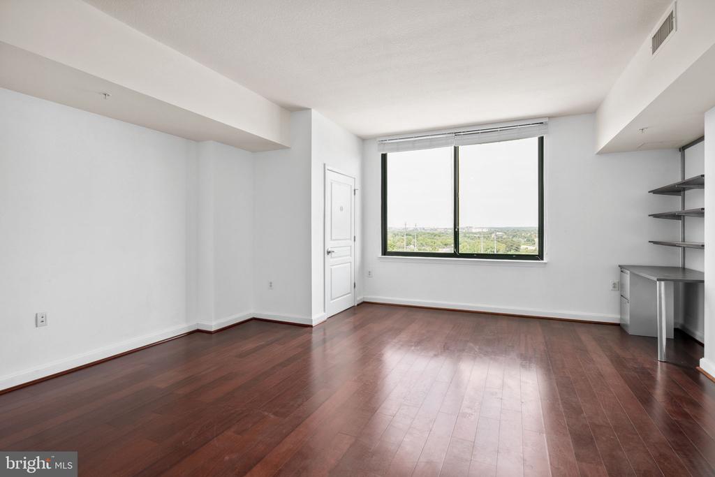 2451 MIDTOWN AVENUE 1619