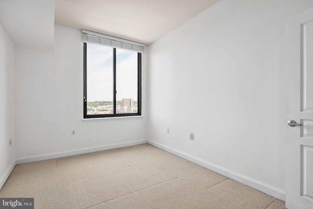 2451 MIDTOWN AVENUE 1619