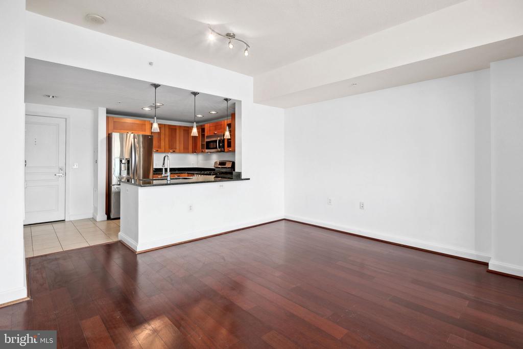 2451 MIDTOWN AVENUE 1619