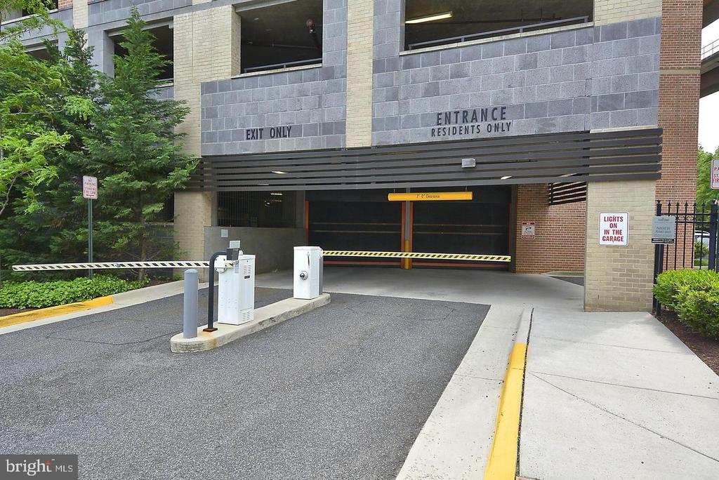 2451 MIDTOWN AVENUE 1619