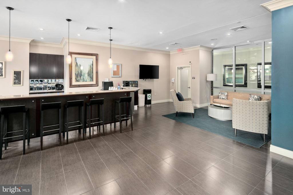 2451 MIDTOWN AVENUE 1619