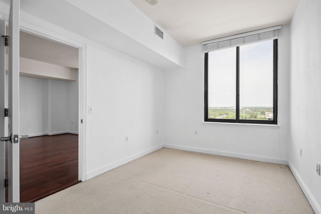 2451 MIDTOWN AVENUE 1619