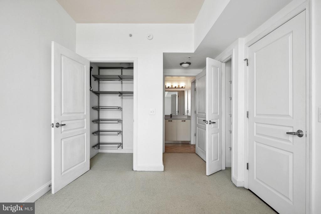2451 MIDTOWN AVENUE 1619