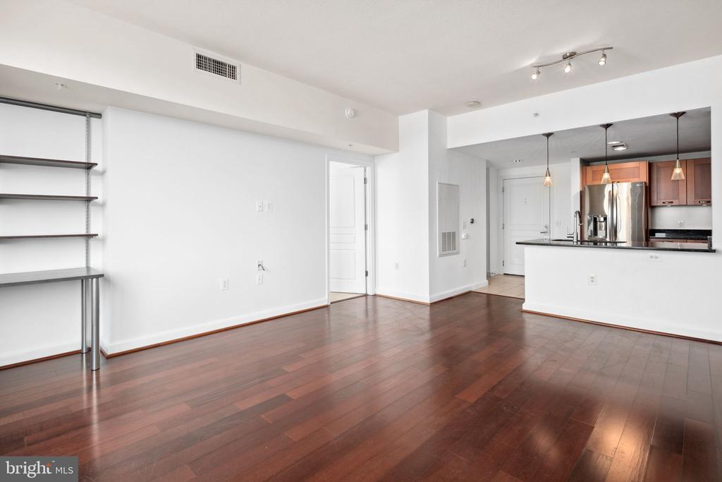 2451 MIDTOWN AVENUE 1619
