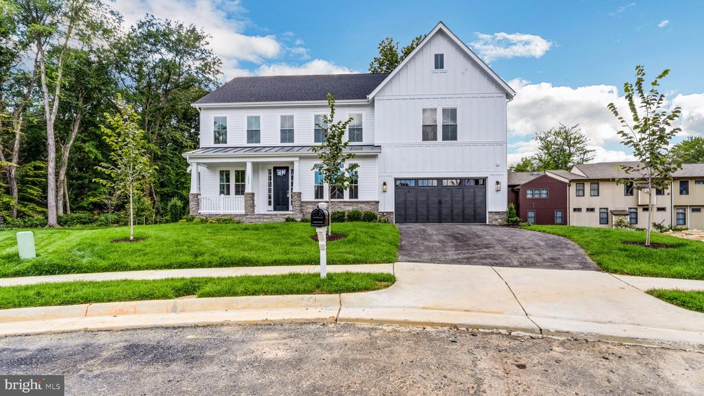 3609 SURREY DRIVE