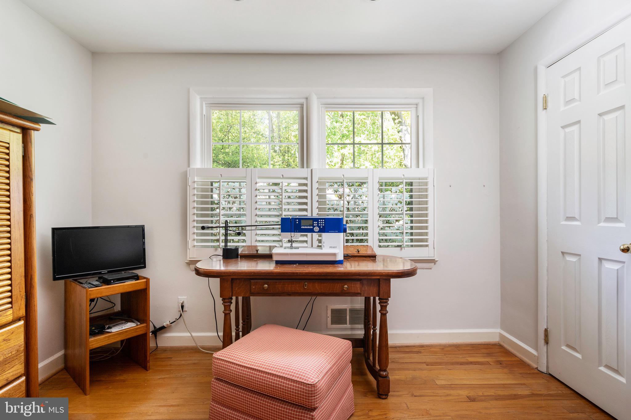 4312 FERRY LANDING ROAD