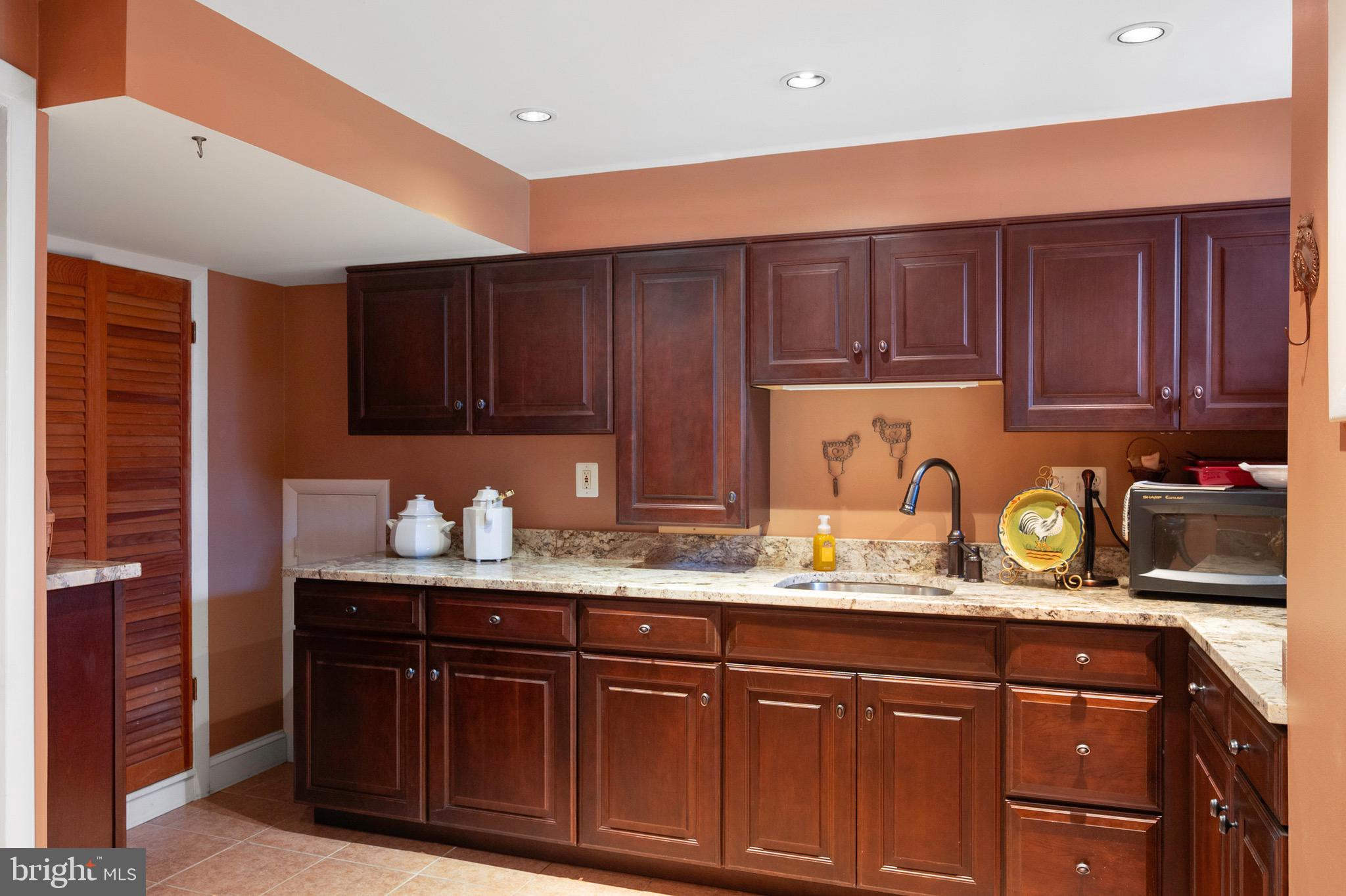 4312 FERRY LANDING ROAD