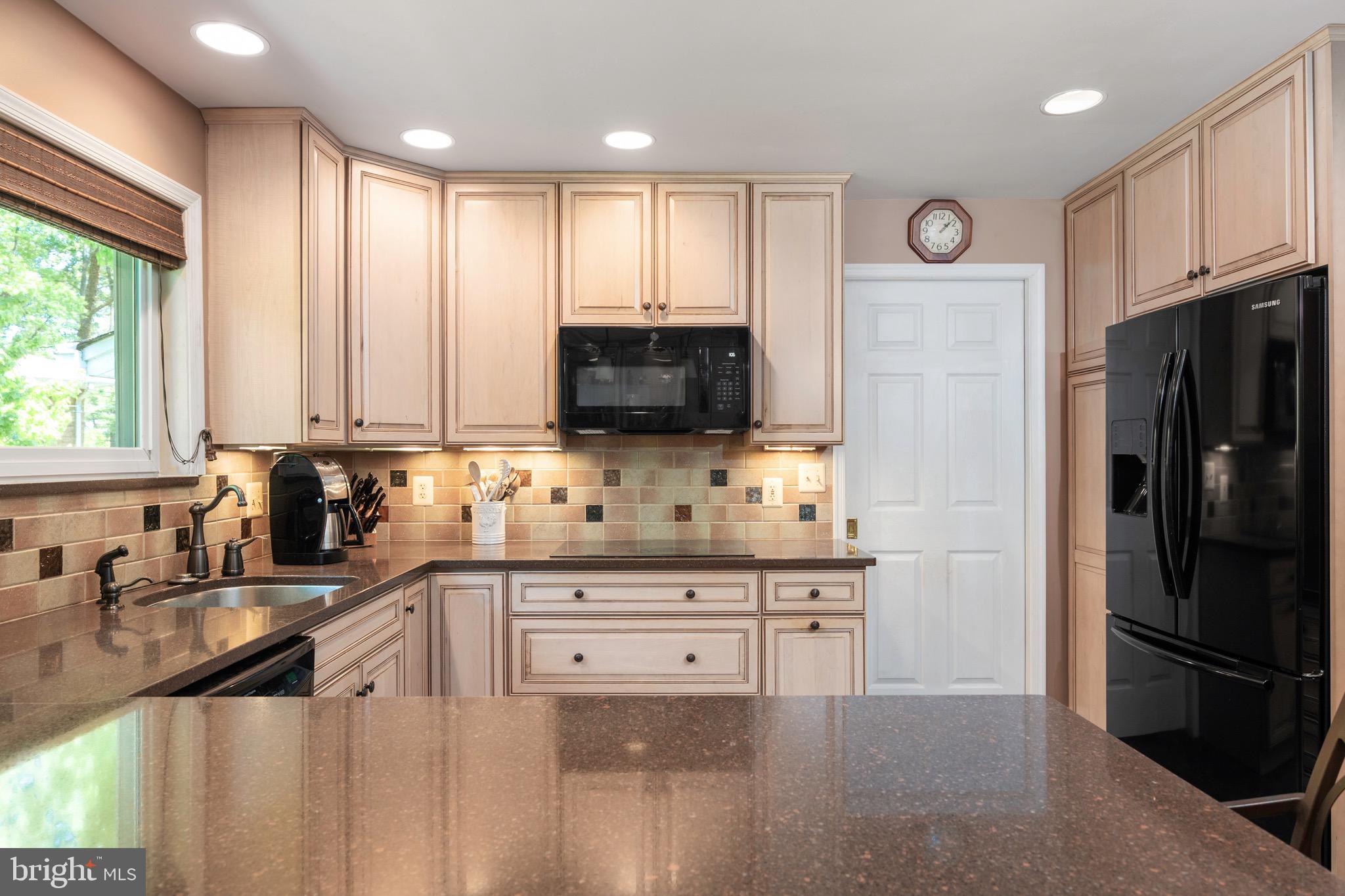 4312 FERRY LANDING ROAD