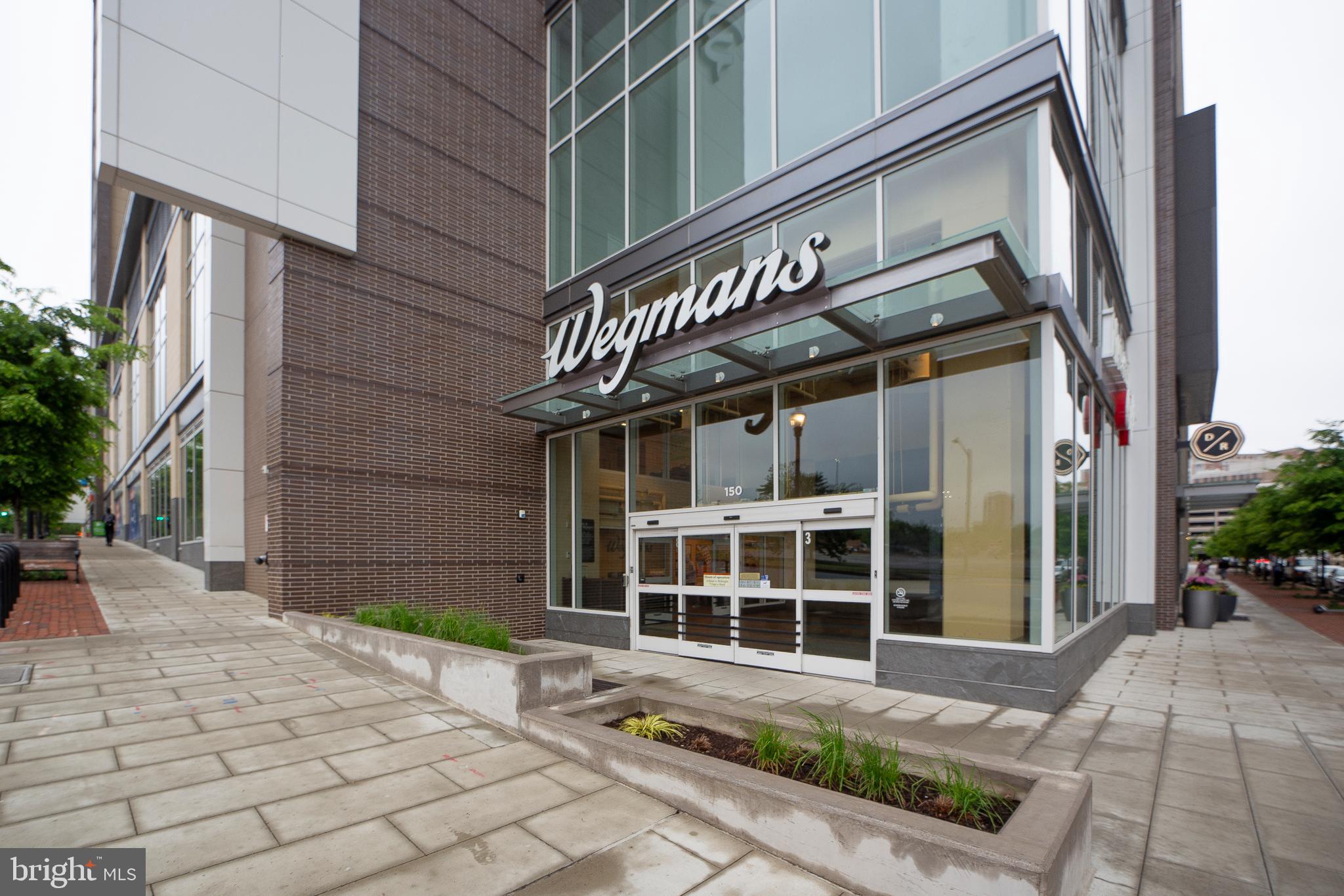 2525 HUNTINGTON AVENUE 18