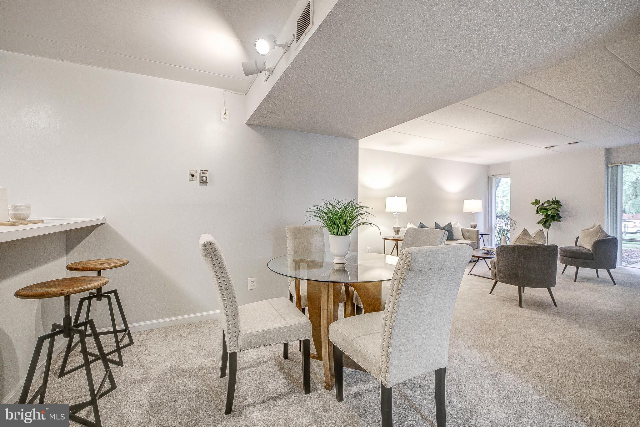 2525 HUNTINGTON AVENUE 18