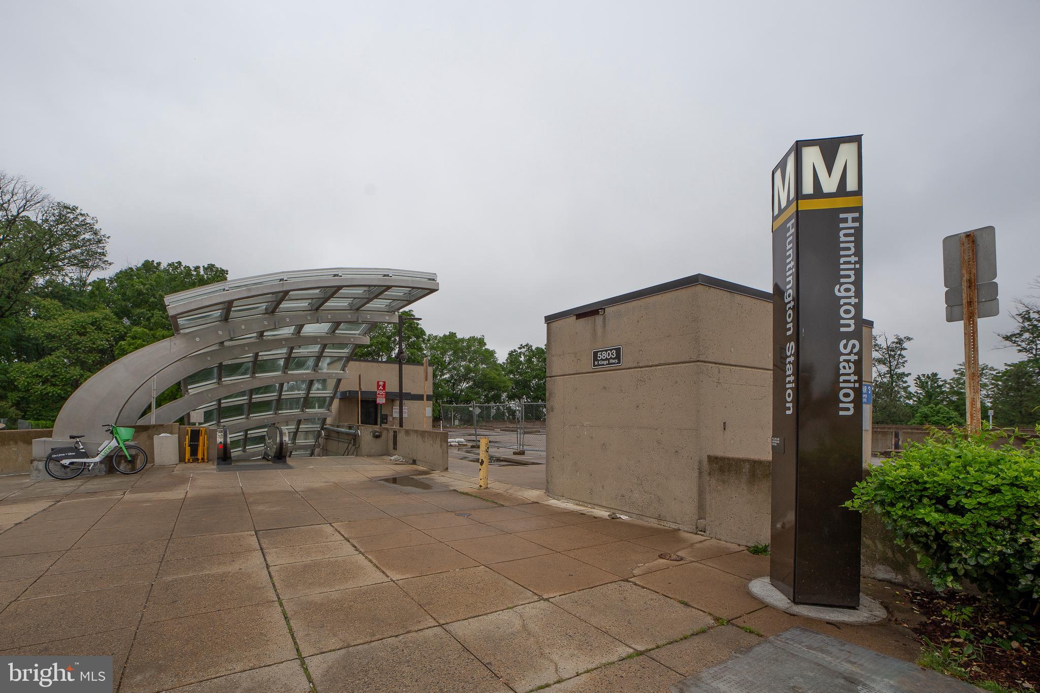 2525 HUNTINGTON AVENUE 18