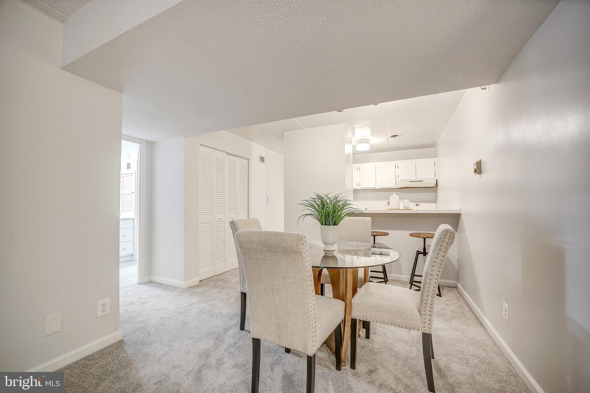 2525 HUNTINGTON AVENUE 18