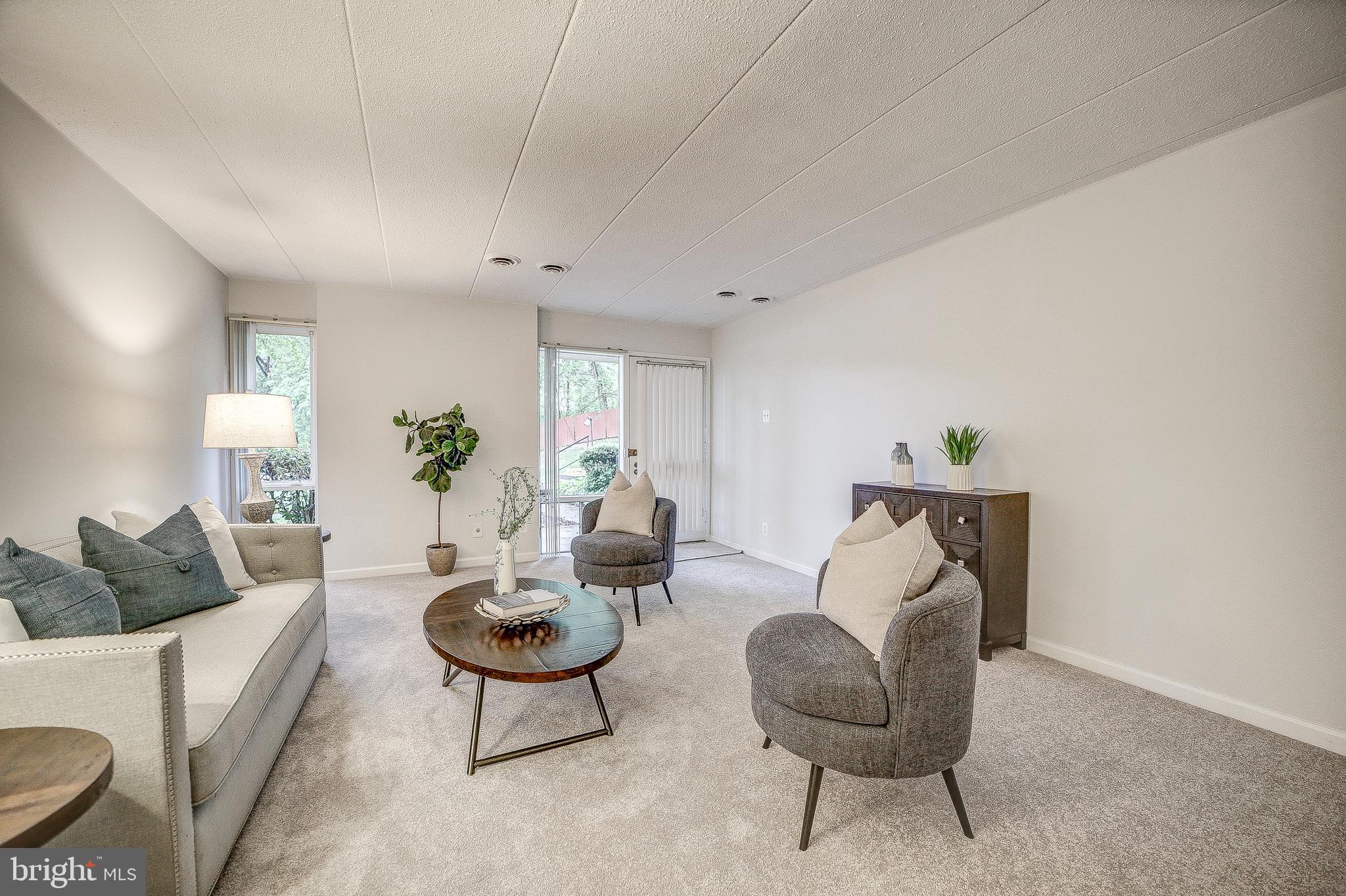 2525 HUNTINGTON AVENUE 18