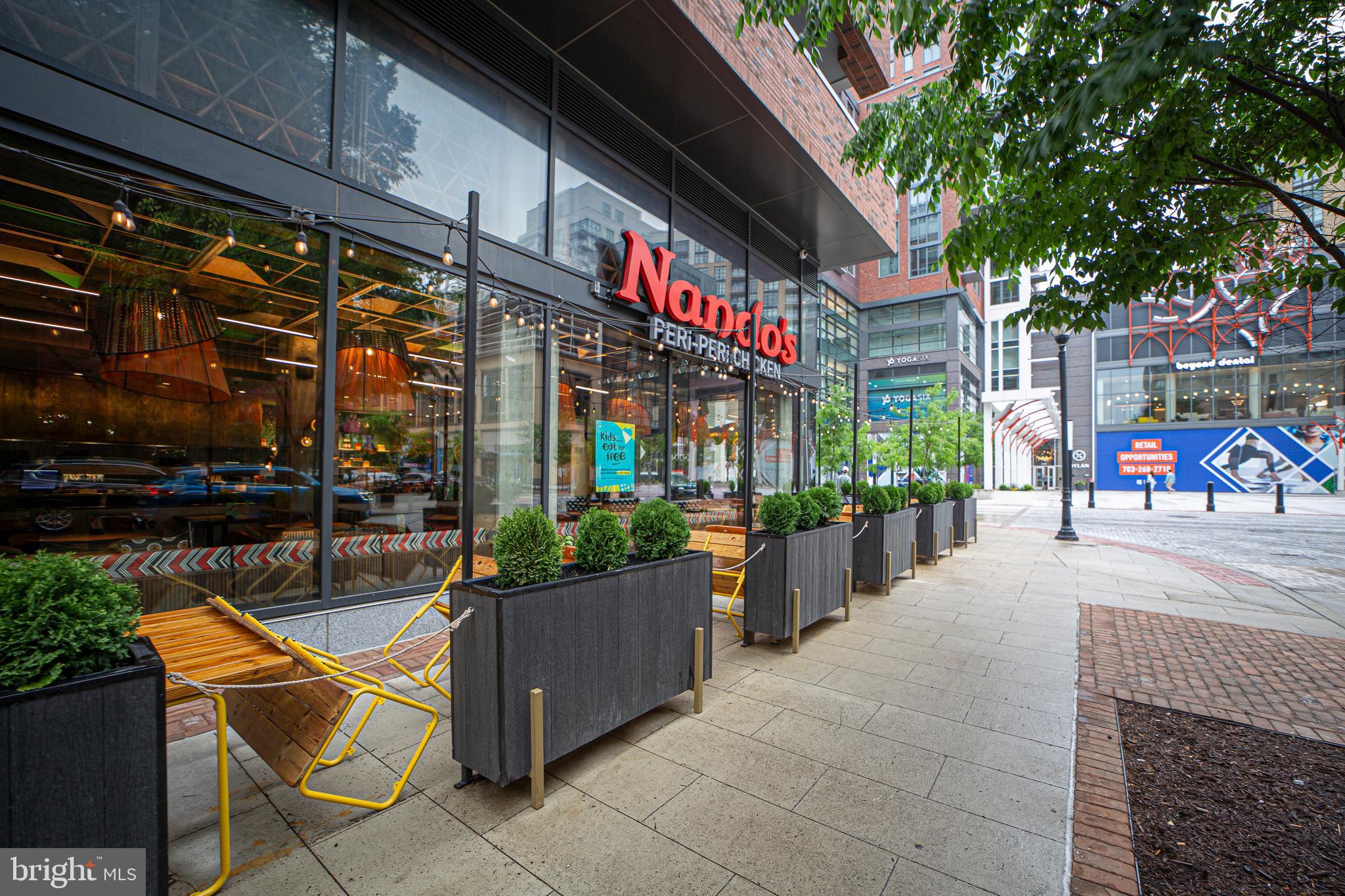 2525 HUNTINGTON AVENUE 18