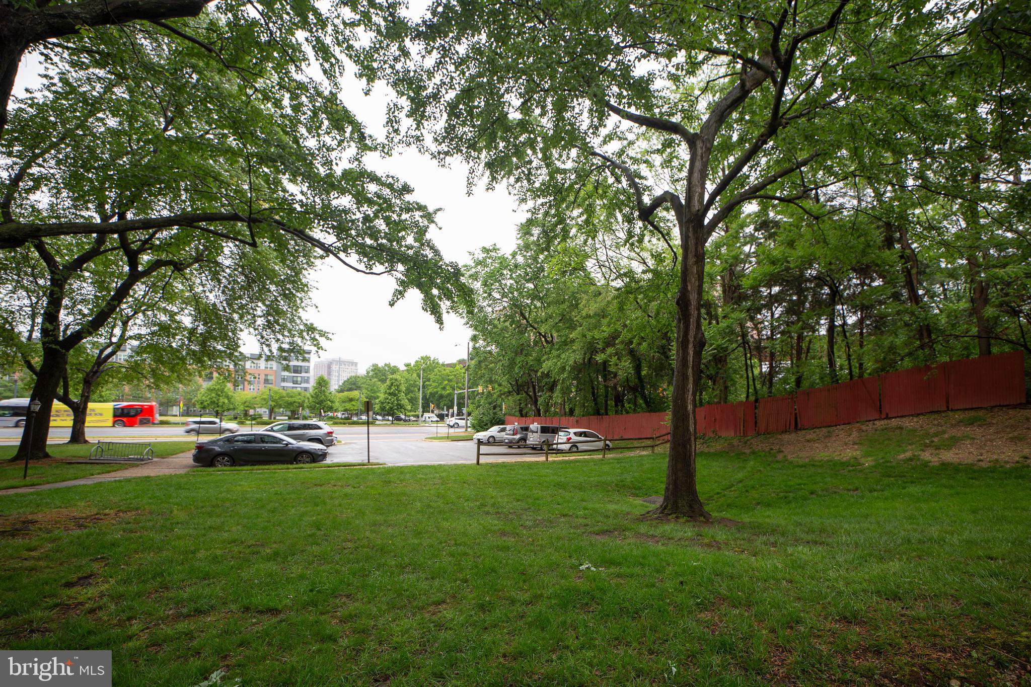 2525 HUNTINGTON AVENUE 18