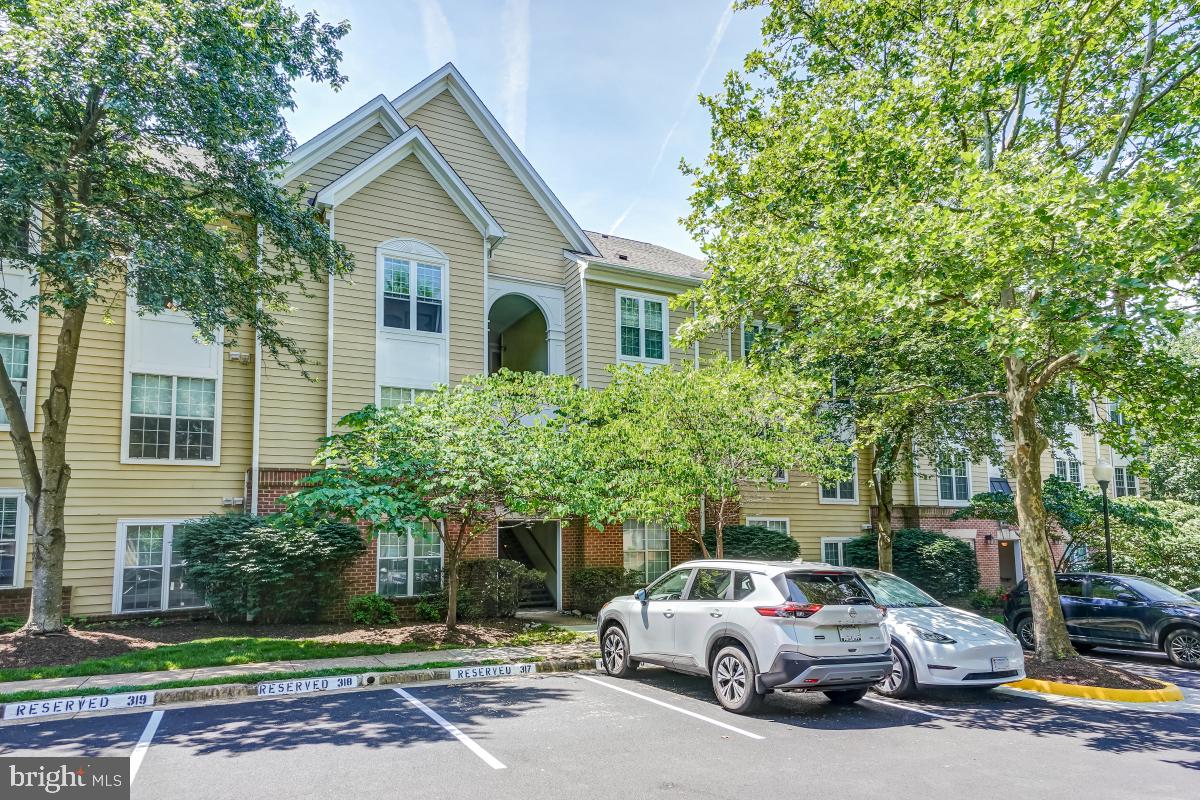 12909 ALTON SQUARE 102