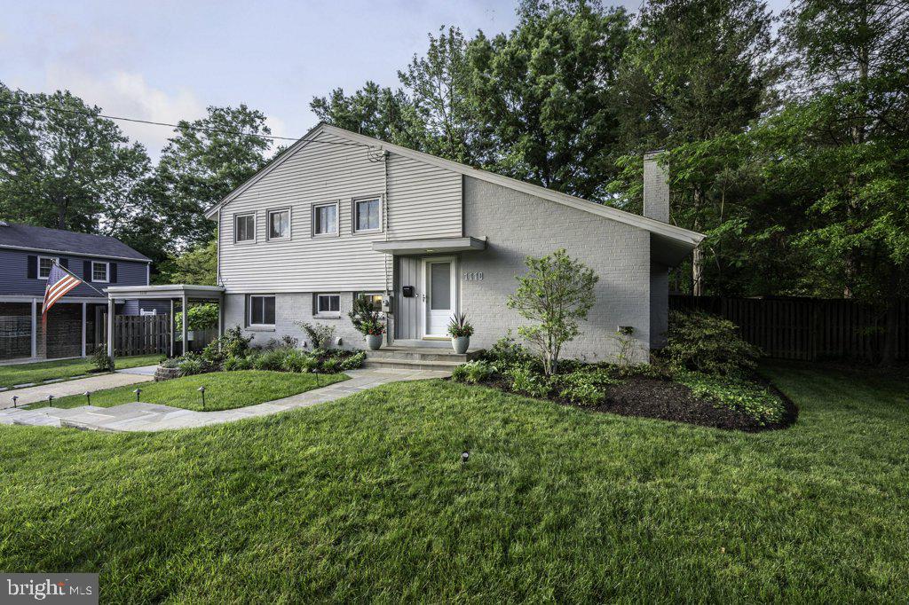 1110 WAYNEWOOD BOULEVARD