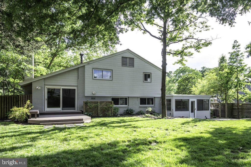 1110 WAYNEWOOD BOULEVARD