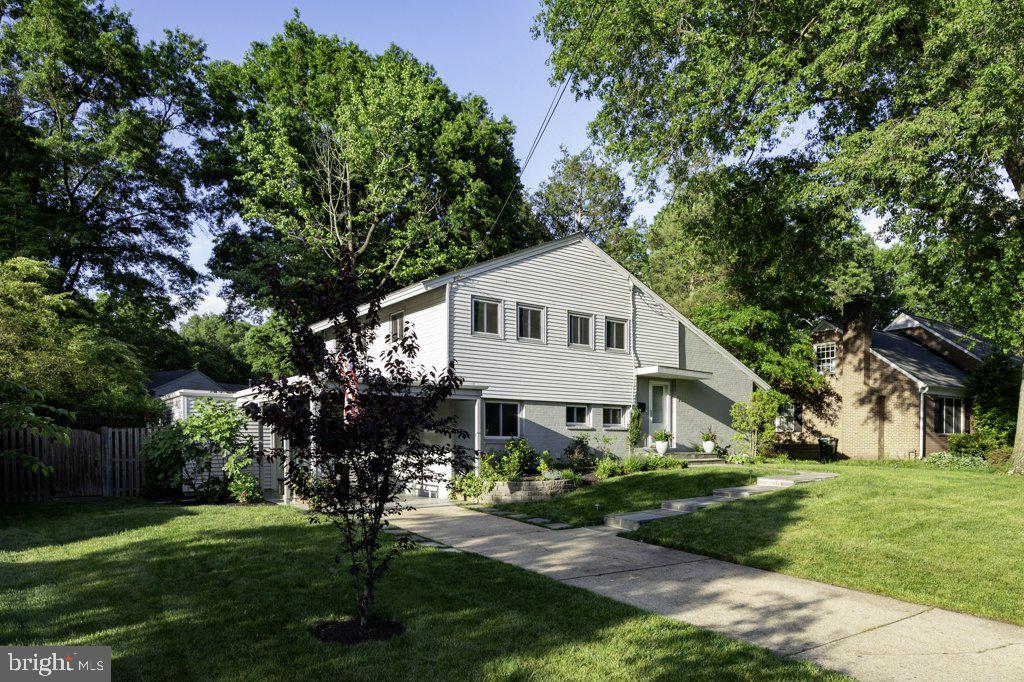 1110 WAYNEWOOD BOULEVARD