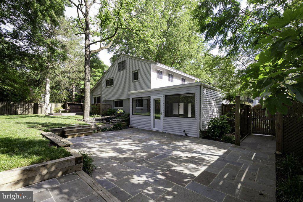 1110 WAYNEWOOD BOULEVARD